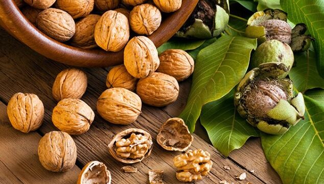 Treatment of varicose veins with walnut